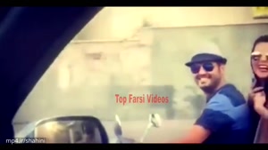 سام درخشا نی و همسرش در حال موتور سواری در اتوبان تهران