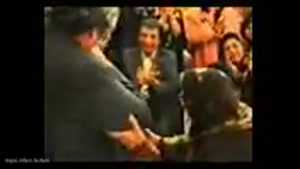 آخرین باری که زنده یاد آغاسی در لاله زارتهران خونده سال 82که با استقبال عظیم مردم روبروشده