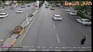 حادثه تصادف پژو با عابر و فرار از صحنه در اصفهان