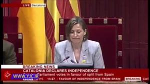 لحظه اعلام جدایی یک طرفه در پارلمان کاتالونیا