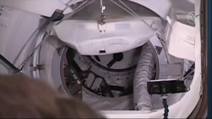 Namasha.com - لحظه اتصال فضاپیمای دراگون به ایستگاه فضایی