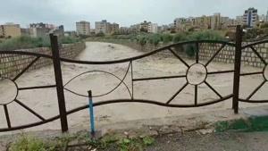 هم اکنون جاری شدن آب در خور آزادشهر بندرعباس