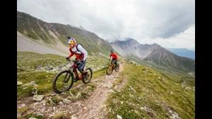 دوچرخه سواری  خیره کننده دنی مک اسکیل در کوهستان