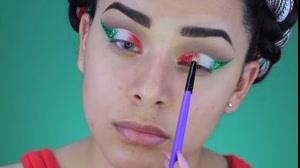 فیلم آموزش آرایش چشم با سایه اکلیلی + سایه چشم  مدل پرچم