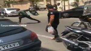 ضرب و شتم مامور نیروی انتظامی توسط یک جوان