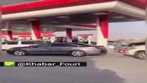 ویدیویی از کمبود بنزین در عربستان و صف کشیدن اتوموبیل ها در پمپ بنزین