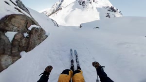 ویدیویی دیدنی از اسکی در مناطق کوهستانی سخت