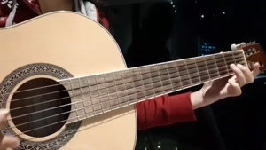 اجرای زیبای گیتار توسط یکی از هنرجویان استاد امیر کریمی