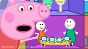 Peppa pig playing with the dollhouse