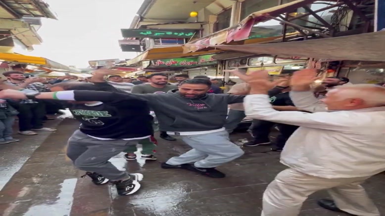 کلیپ رقص پیرمرد رشتی در بازار ماهی کامل
