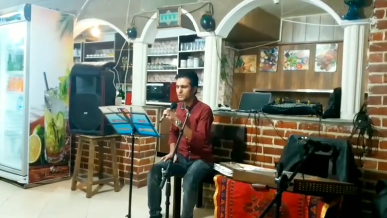 اجرای ترانه لحظه ها از راتین رها در بادگیران کرمان
