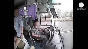 تصادف وحشتناک از تصادف اتوبوس و کامیون در چین